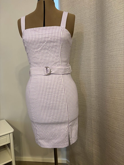 Ruudullinen valko-violetti mekko S/M