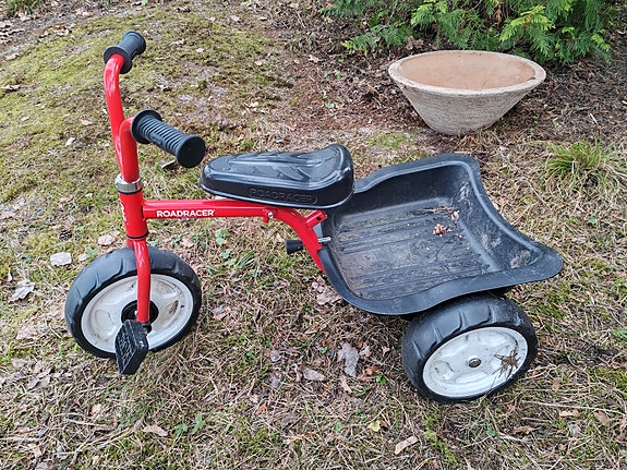 Stiga kolmipyörä peräkärryllä