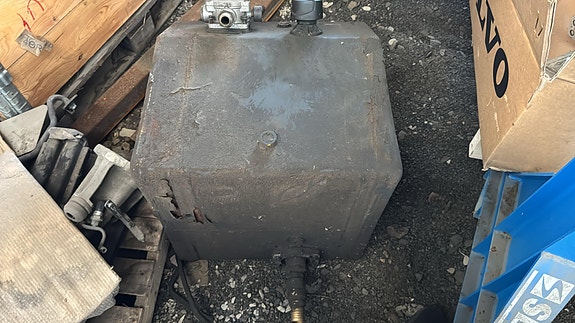 Hydrauliikkaöljysäiliö 150l B-OSA