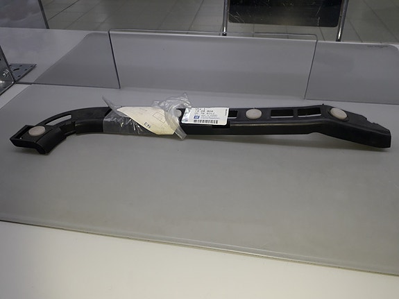 Takapuskurin kiinnike Opel Vectra-C
