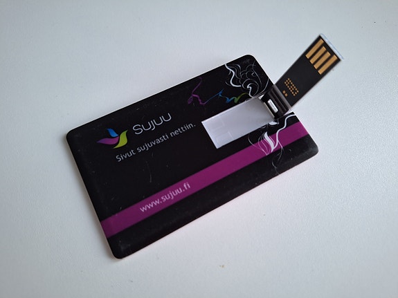 Tyylikäs USB-muistitikku - kätevä ja kompakti!