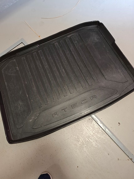 Tavaratilanmatto Seat