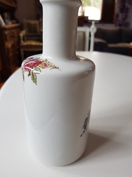 Arabia 1950 luvun maljakko kork 17 cm, hyvä kukkakuvio ja kultaus, krakeloitumaa