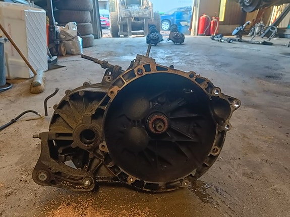 Ford Mondeo 2.0 TDCI vaihdelaatikko