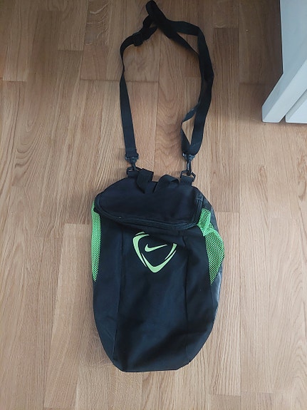 Nike olkalaukku
