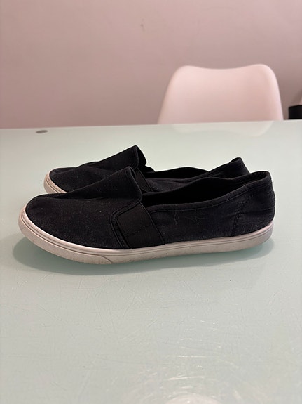 Naisten mustat tennarit – koko 39
