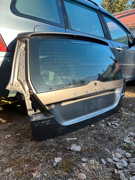 Volvo V70 mk3 takaluukku