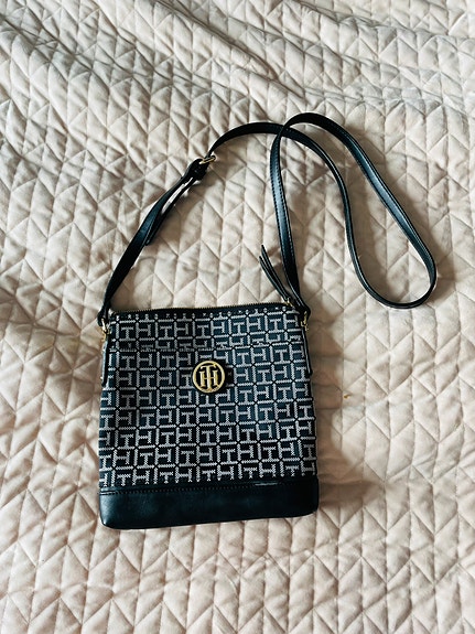 Tommy Hilfiger olkalaukku
