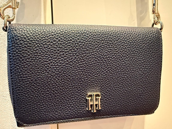 Tommy Hilfiger laukku
