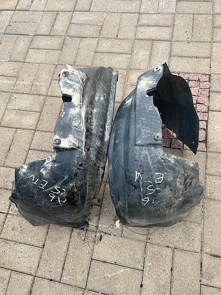 Audi A6 C5 etusisälokasuojat