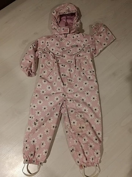 🩷🩷Reimatec vaal.pun kukkakuvioinen vk-haalari 92cm