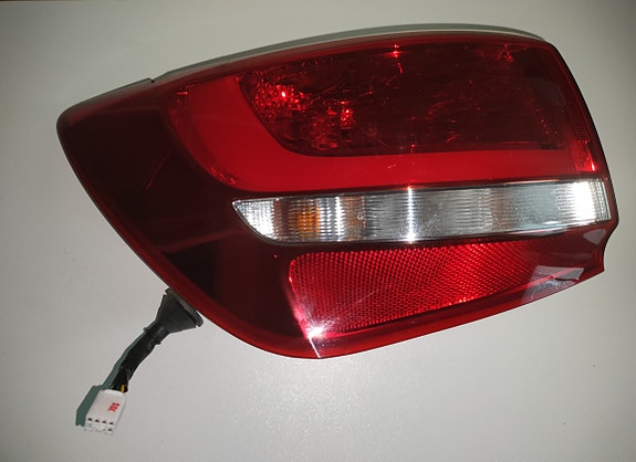 KIA Ceed vm. 2017 SW Vasen LED-takavalo