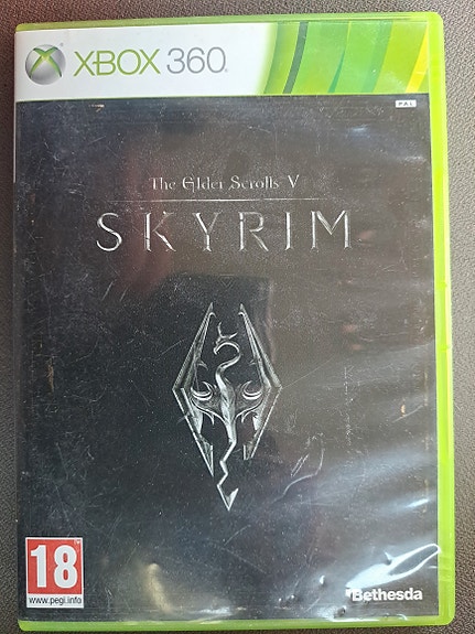 Skyrim xbox 360 peli
