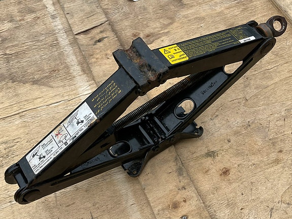 Opel Astra H Zafira Vectra C Signum Saab 9-3 alkuperäinen tunkki