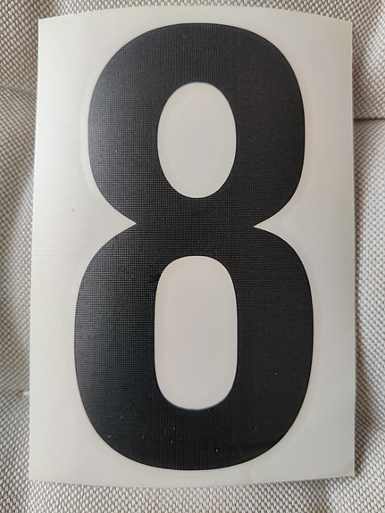 Numero tarrakiinnityksellä, nro 8.