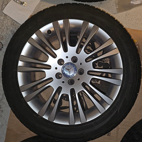W639 kuin uudet alkuperäiset 18" alumiinivanteet