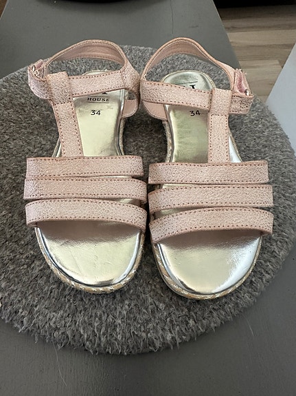 Sandaalit koko 24