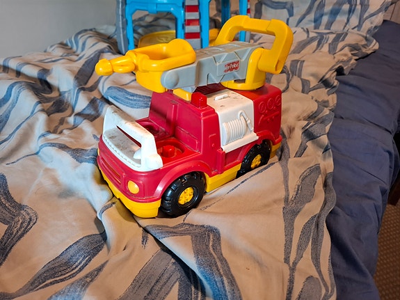 Fisher Price paloauto äänillä