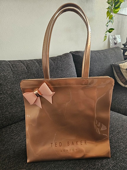 Ted Baker laukku
