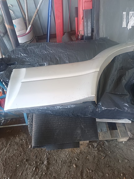 Suzuki Vitara takaoven muovi