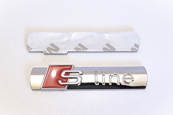 Audi Itseliimautuva merkki, Kromi-punainen – 72mm