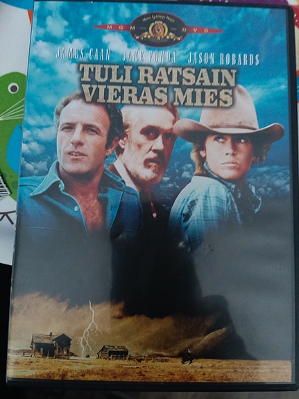 Tuli ratsain vieras mies