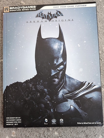 Batman: Arkham Origins strategy guide (BradyGames)