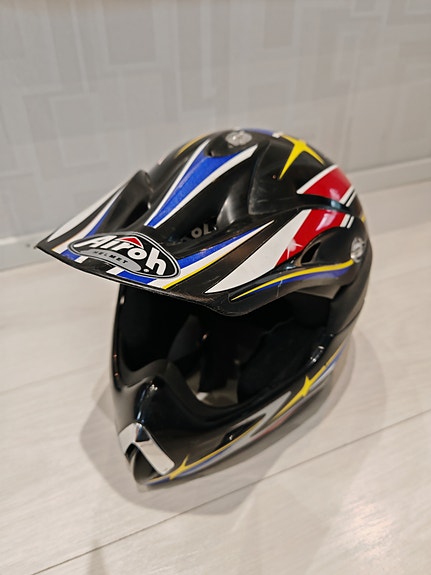Airoh enduro kypärä s