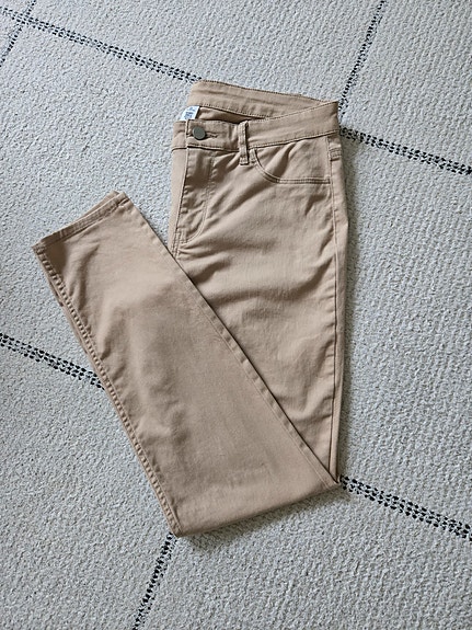 Uudet H&M joustavat housut, koko 30/M