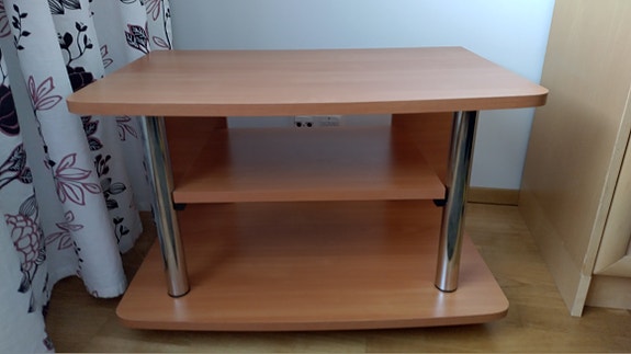 Tv taso pyörillä