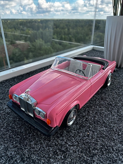 Barbie Rolls Royce vaaleanpunainen auto vintage