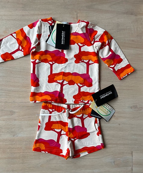 Marimekko shortsit ja paita