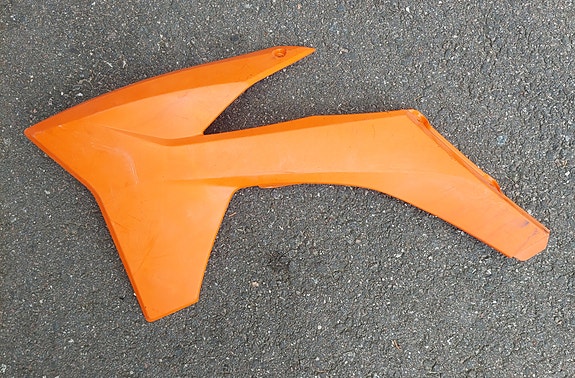KTM 125 EXC vasen etukate