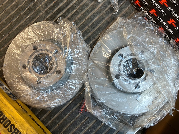 Audi 100/A4/A6 Etujarrulevyt 288mm Alkuperäiset 4/91-2/97