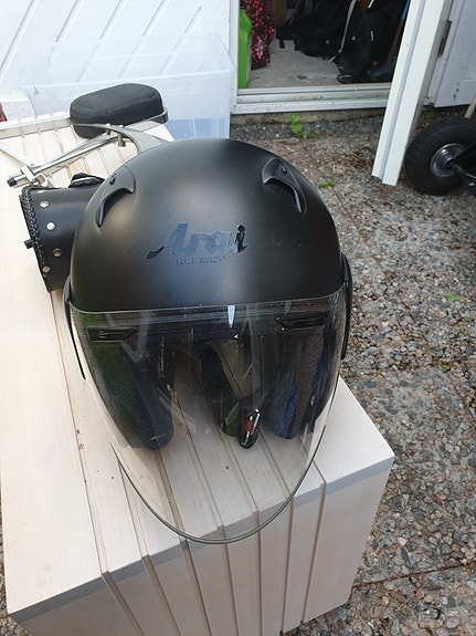 Arai M- kokoinen avokypärä