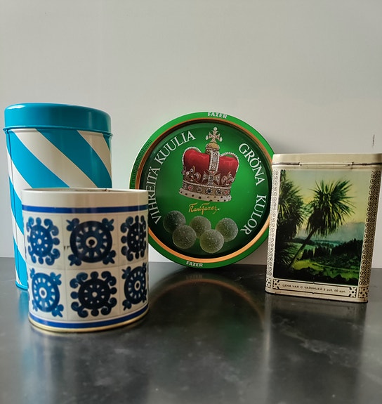 Vanhoja peltipurkkeja (5 kpl)