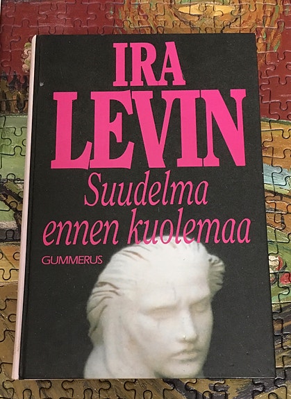 Ira Levin: Suudelma ennen kuolemaa