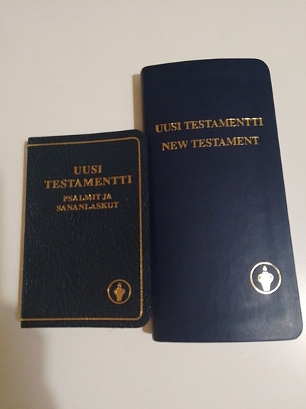 Uusi Testamentti (iso kirja) + Uusi Testamentti psalmit ja sananlaskut