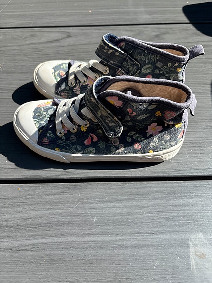 H&M tennarit koko 31