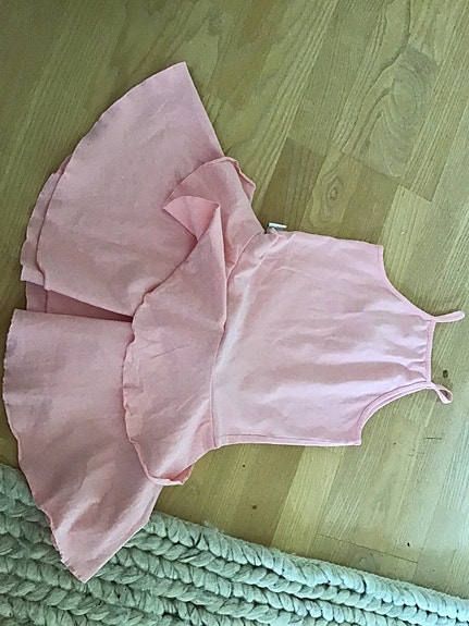 Gugguu mekko 140