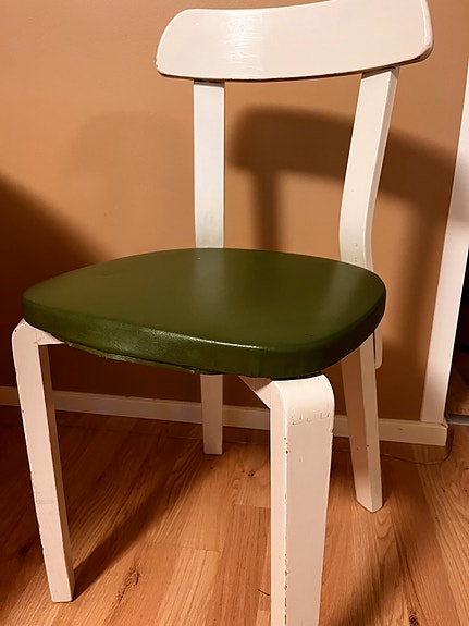 Alvar Aalto Artek 69 sotajalka tuoli