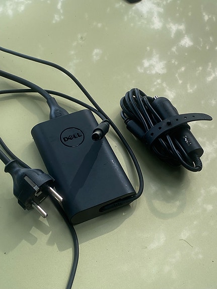 Dell laturi + autolaturi