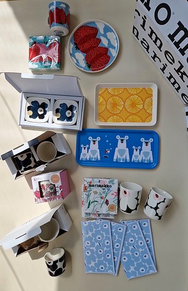 Marimekko unikko muki kahvikupit kuppi tarjotin mansikka jääkarhu servetti uusi