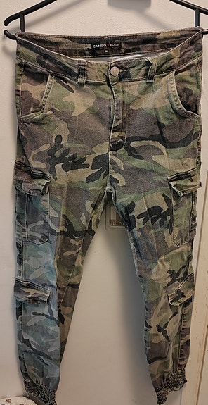 Naisten/nuorten camo housut