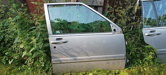 Volvo 960/s90/940 oikea etuovi