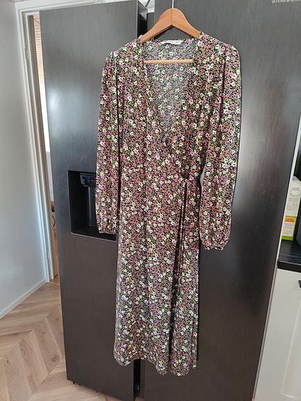 Mango kietaisumekko, M-koko