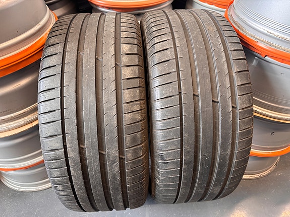 2kpl 255 45 R19 Michelin Pilot Sport 4 SUV. Valmistusviikko/vuosi 43/2022. 6mm.