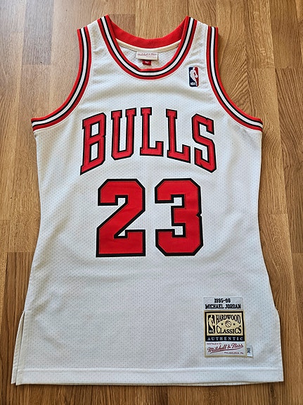 Mitchell & Ness Authentic NBA-pelipaita, Chicago Bulls Michael Jordan #23