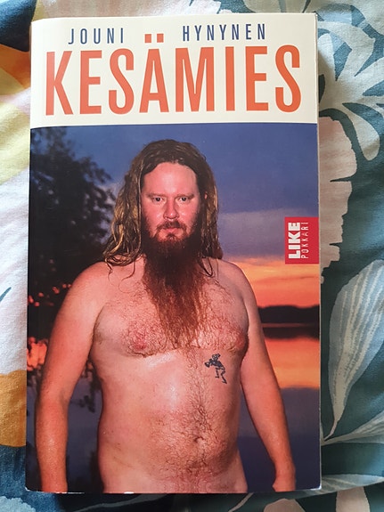 Kirja: Kesämies. Jouni Hynynen.