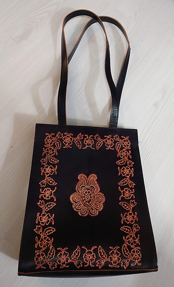 Nahkainen olkalaukku